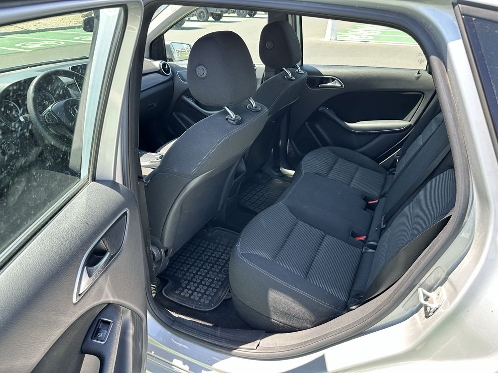 Mercedes-Benz B250e, electric, nu Spring, 180 cai putere