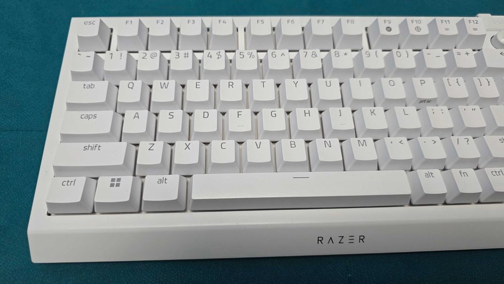 Tastatura Mecanica Razer Blackwidow v4 TKL White Switchuri Optice
