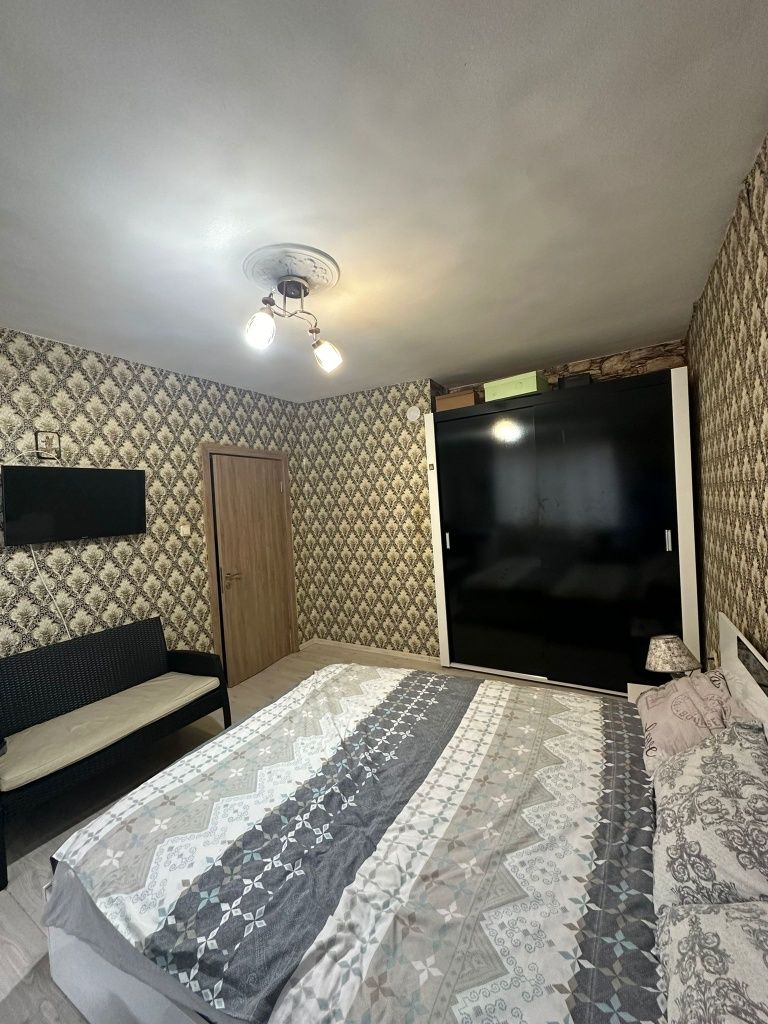 Продава се Тристаен апартамент в Търговище, Център - 85 кв.м за 1350 €/кв.м - Снимка #3