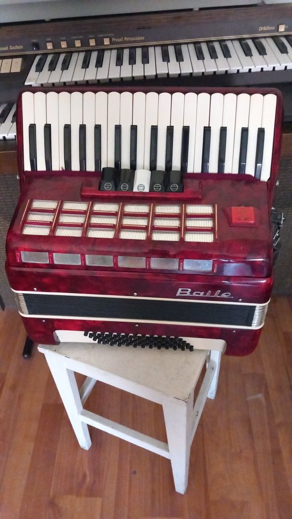 Acordeon Baile 60 de bași