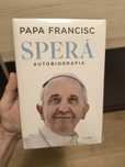 Vând carte sigilată, Autobiografia Papei Francisc,,Speră",la preț bun!