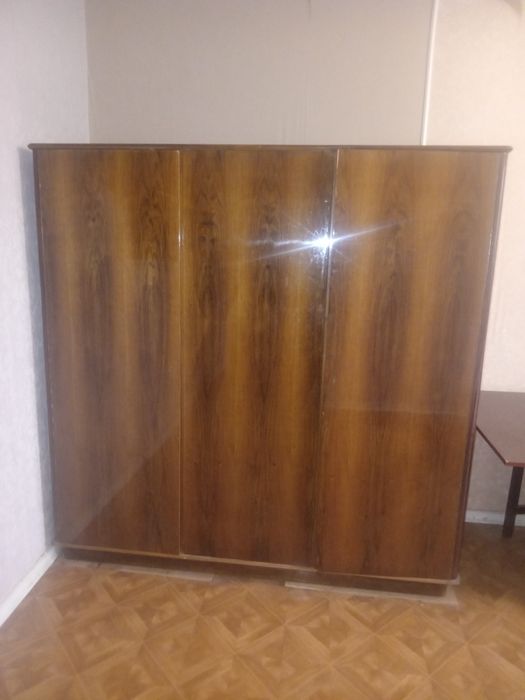 Деревянный шифониер