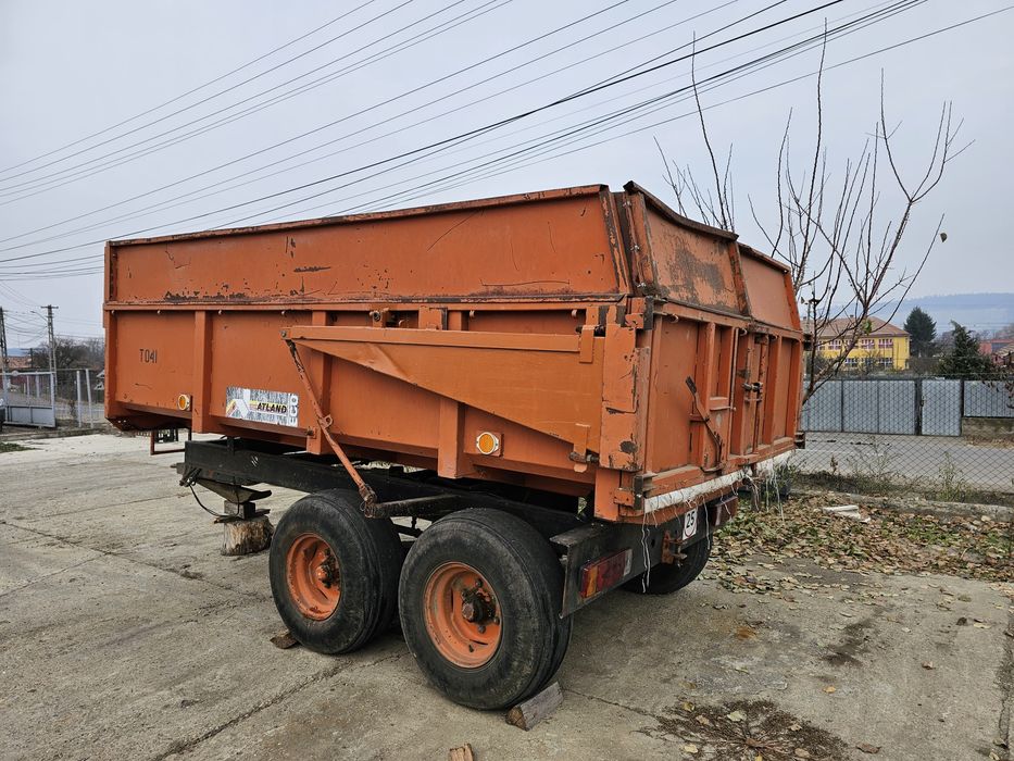 Vând remorcă agricolă basculabilă tandem 8T