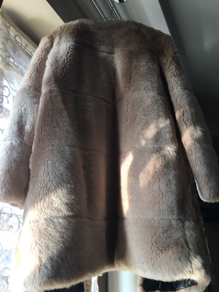 Vând palton Zara impecabil