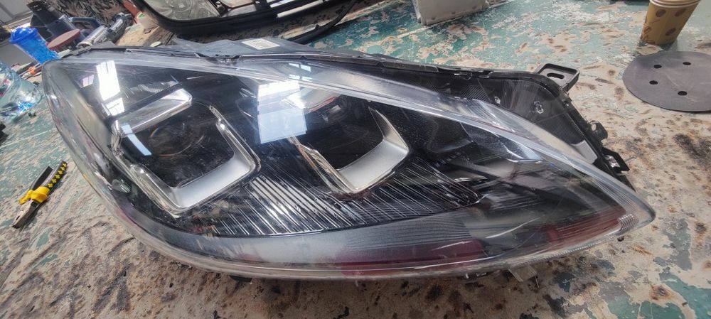 Far dreapta Ford kuga 2020