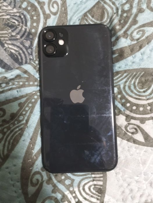 Аифон 11 променяюсь на телефо ак 100 пишите предлогаите обмен