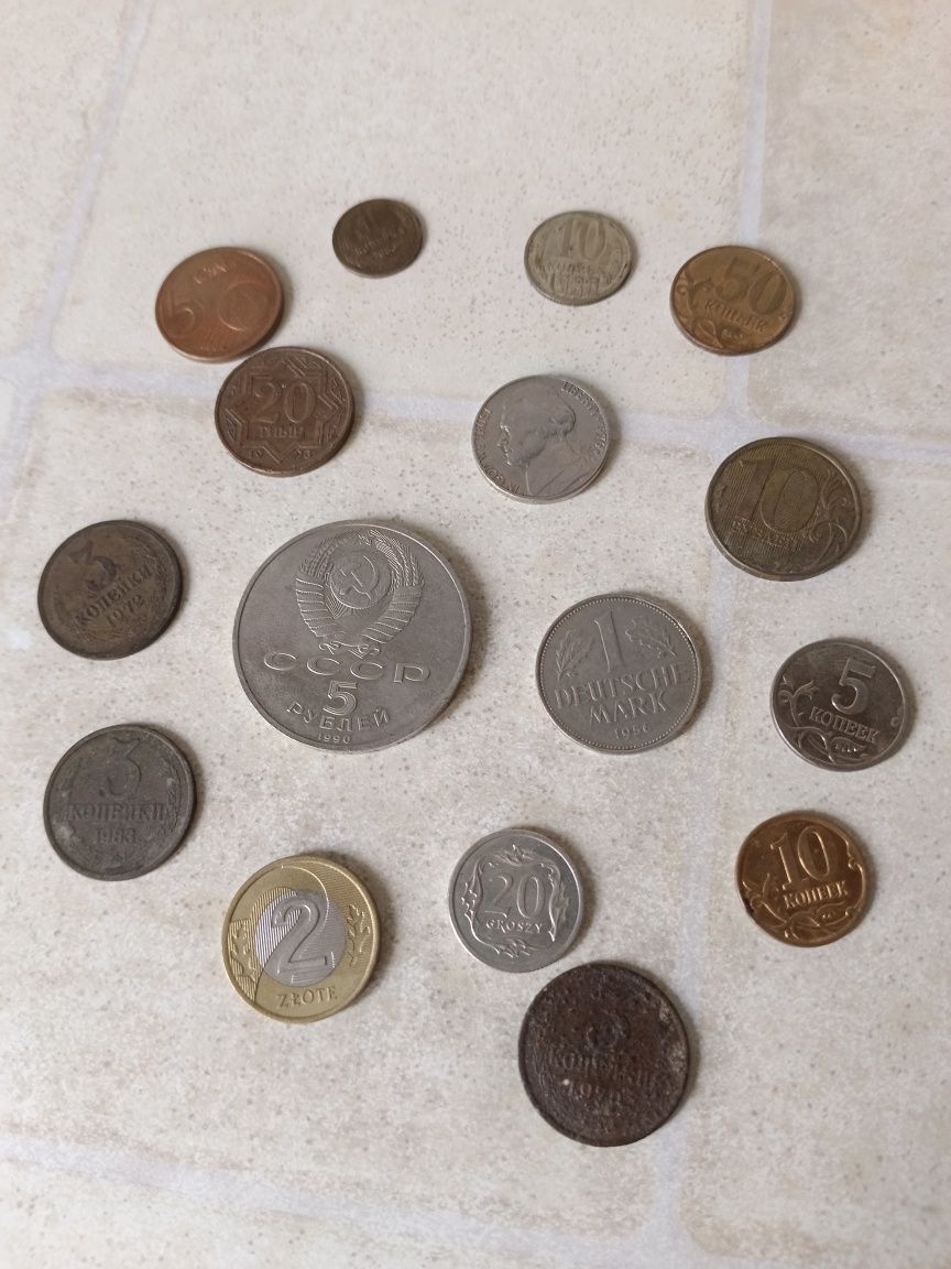 Продам монеты старые