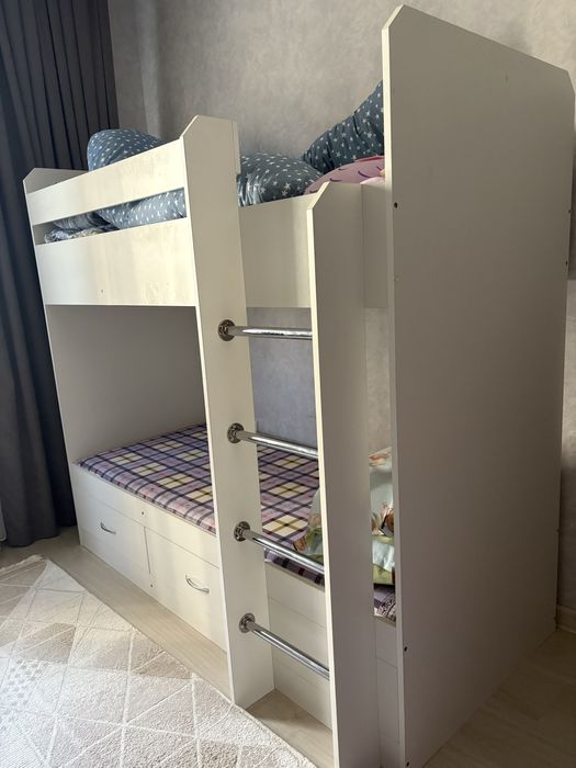 Кроват детский почти новый