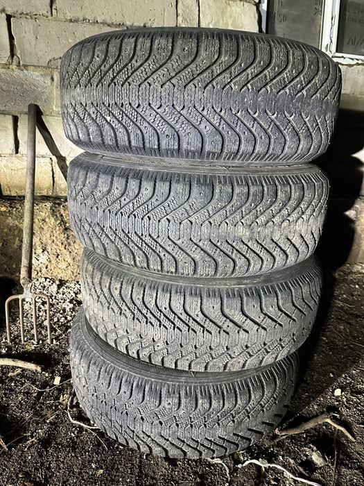 255/65/17 комплект зимне резины