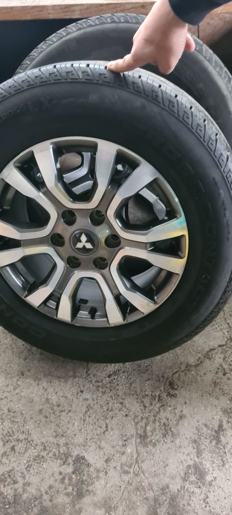 18ц джанти с гуми за мицобиши паджеро l200 l3oo..