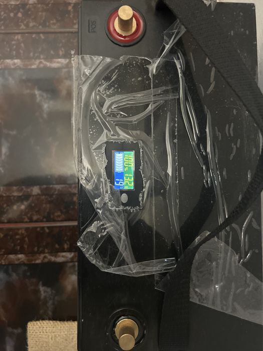 Vand baterie livepo4 120ah cu incarcator la 220