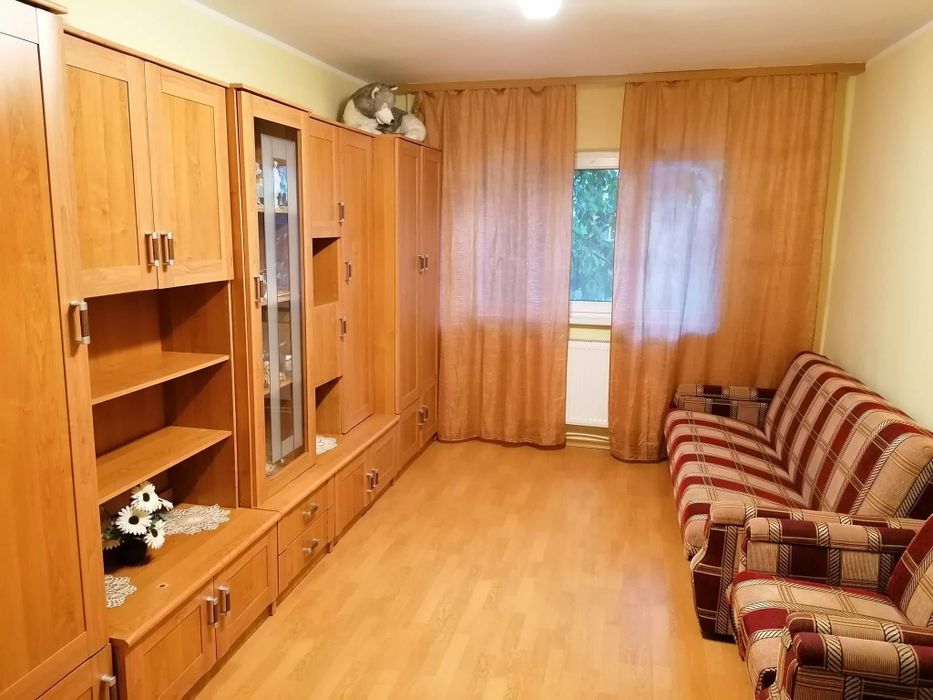 De vânzare apartament 2 camere decomandat