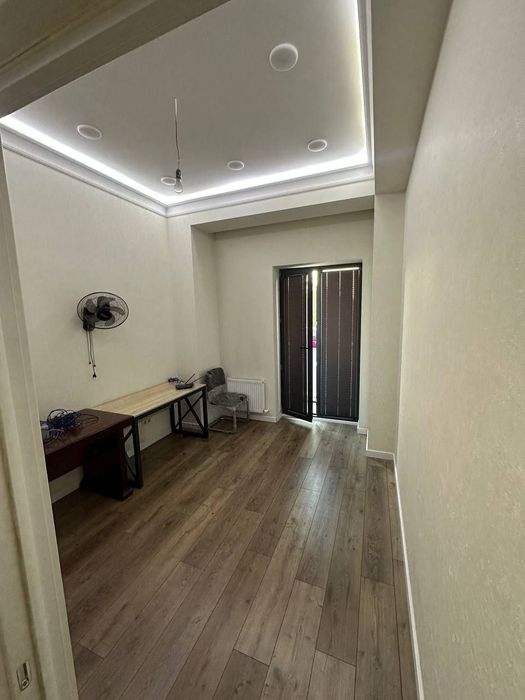 Аренда Офис на Ц-5 Юнусабад район Первая линия 75кв