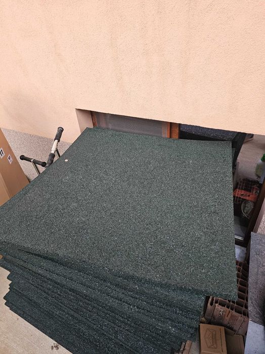 Гумена настилка за детска площадка