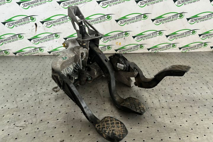 Pedala acceleratie Volkswagen VW Passat B5