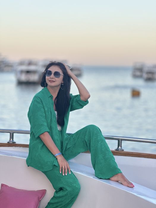 Продаю костюм летний