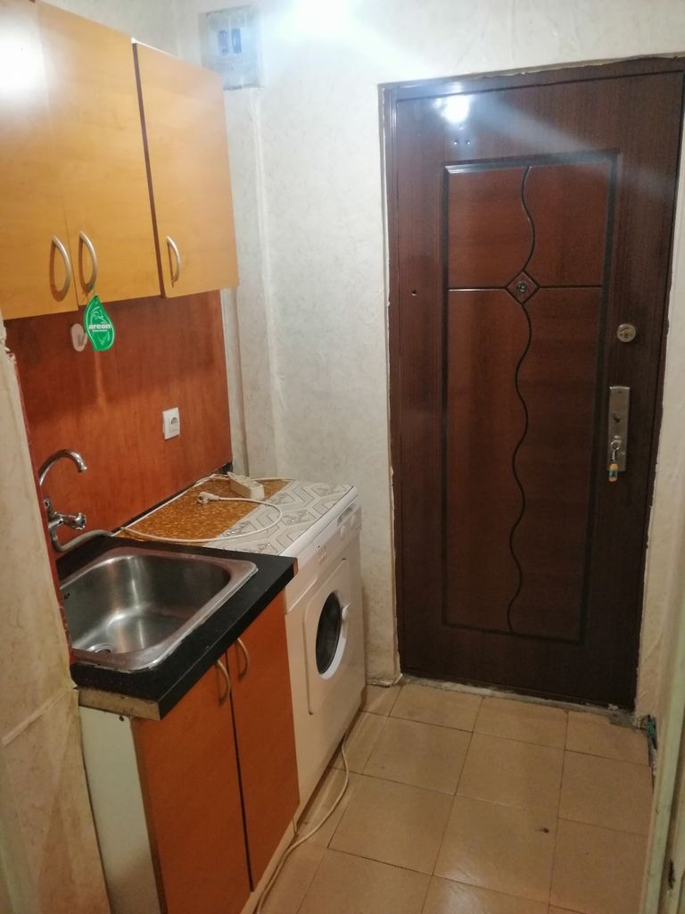 Дава се под наем Едностаен апартамент в София, Връбница 1 - 29 кв.м за 204 € - Снимка #2