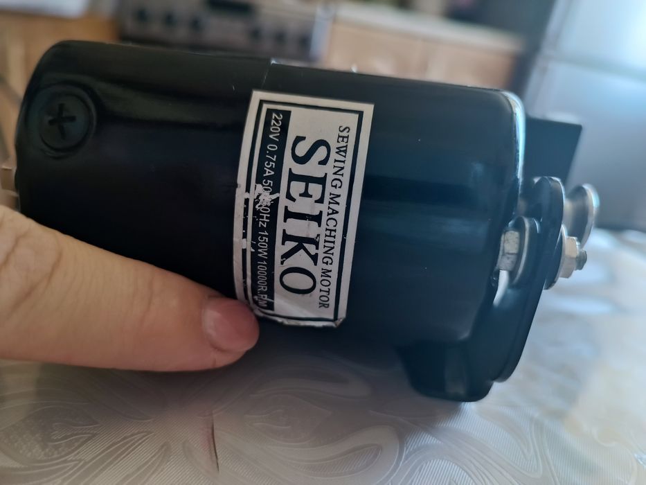 Продам моторчик от швейной машинки