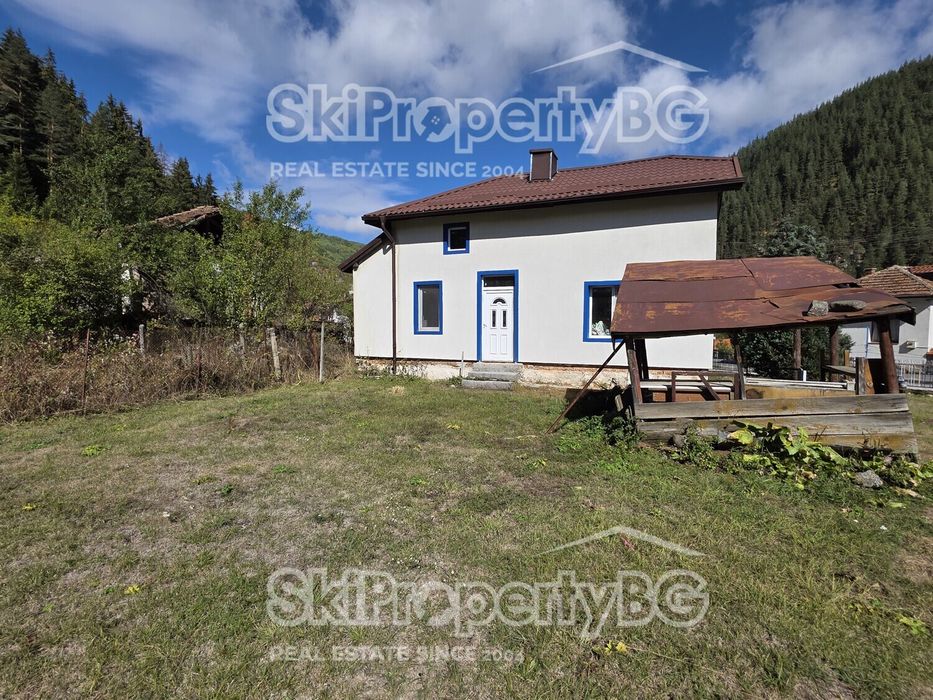 Къща с парцел в село Бели Искър, близо до Боровец!