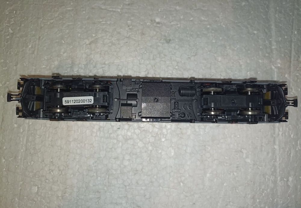 Locomotiva diesel piko BR245 cu sunet 

Lumini led alb/roșu in funcție