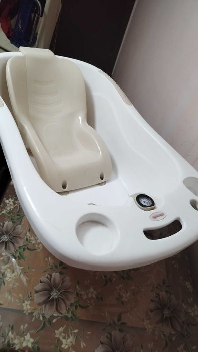 Бебешка вана със стойка