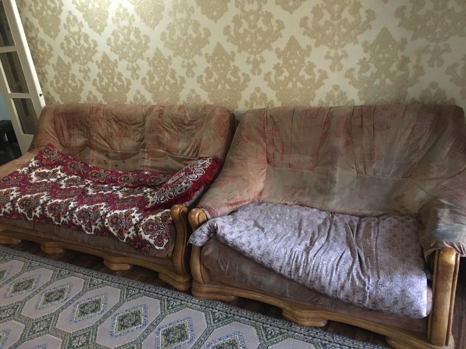 Продаётся мебель, дубовое дерево.