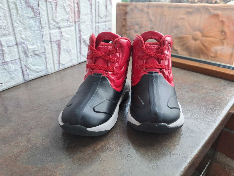 детски ботуши,зимни обувки,боти,апрески,NikeJordan номер26 за момче