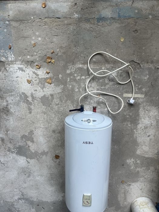 Boiler Tesy alb