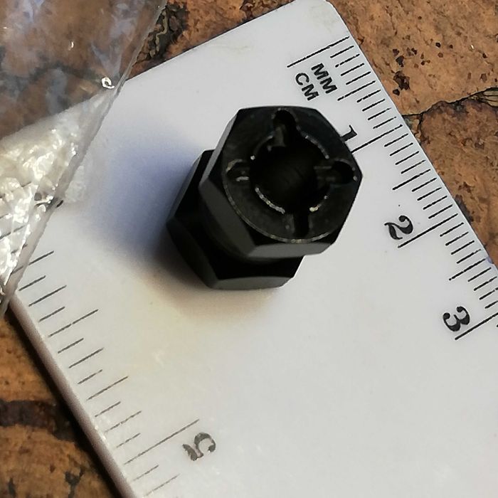 Automodel distantier  hex 12mm, lungimi de 12-15-20-25mm scx10 ...