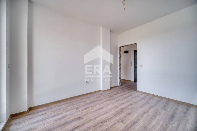 Продава се Тристаен апартамент в Варна, Победа - 114 кв.м за 1711 €/кв.м - Снимка #4