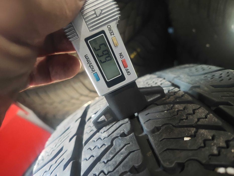 2бр.зимни гуми 215/65/16C Semperit