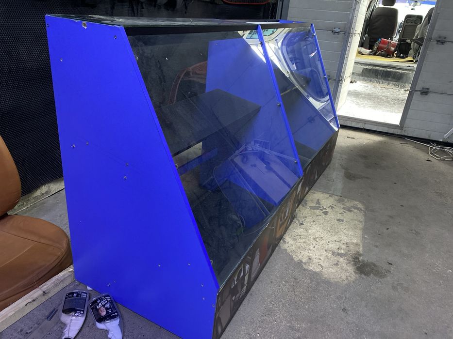 Продам ветрины бу