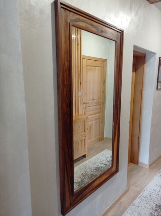 Огледало с рамка от черен турски орех