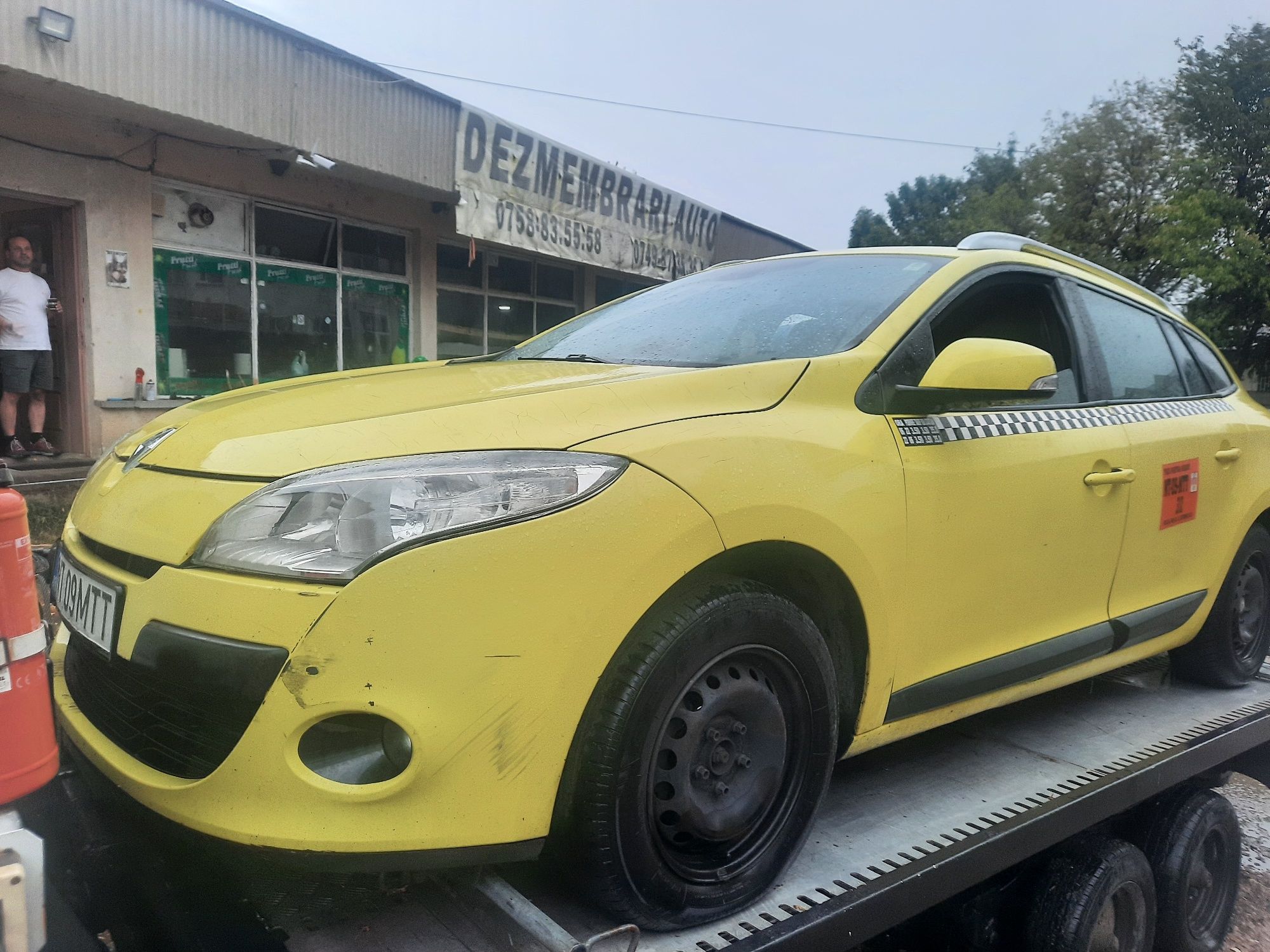 Dezmembrez renault megane 1.5 euro 5 din 2011