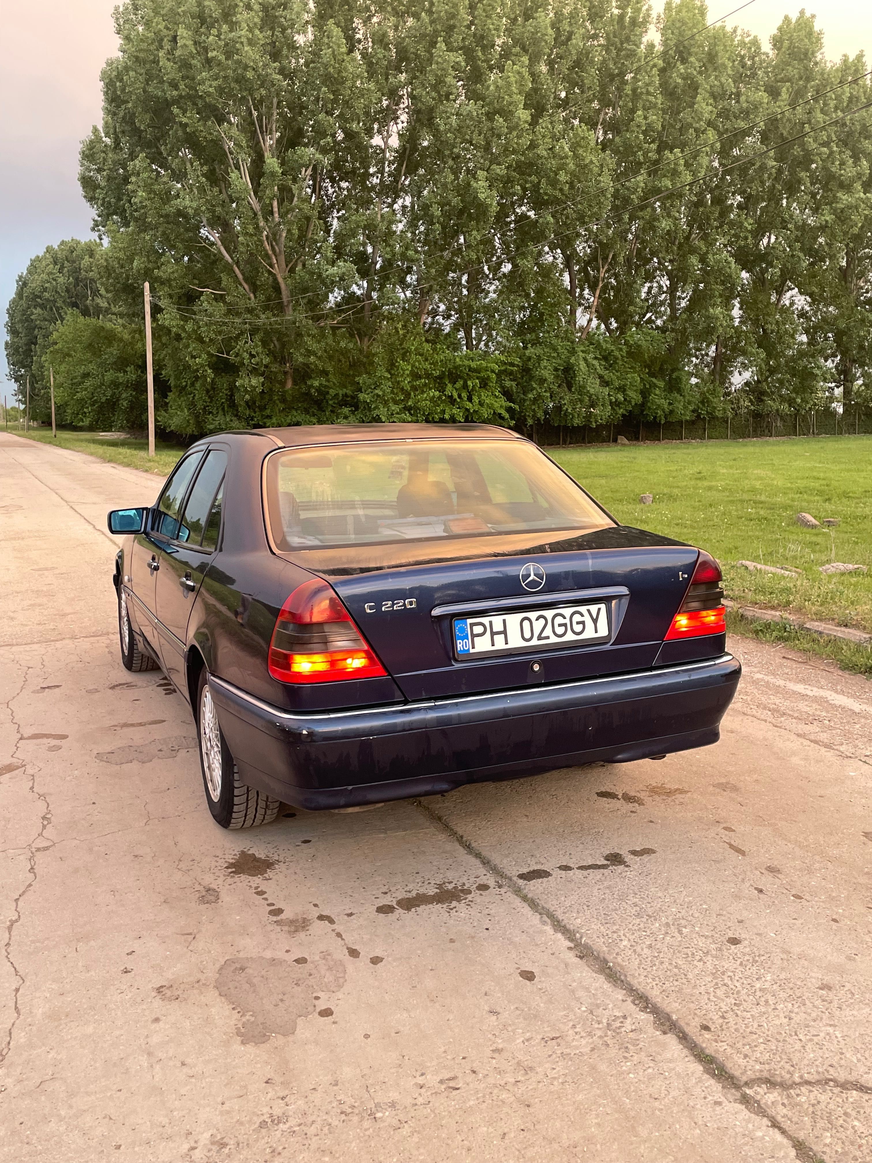 Vând Mercedes 2.2