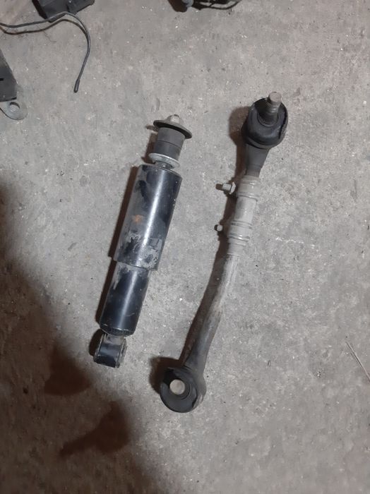 Амортизатор передний и тяга рулевая ваз2107