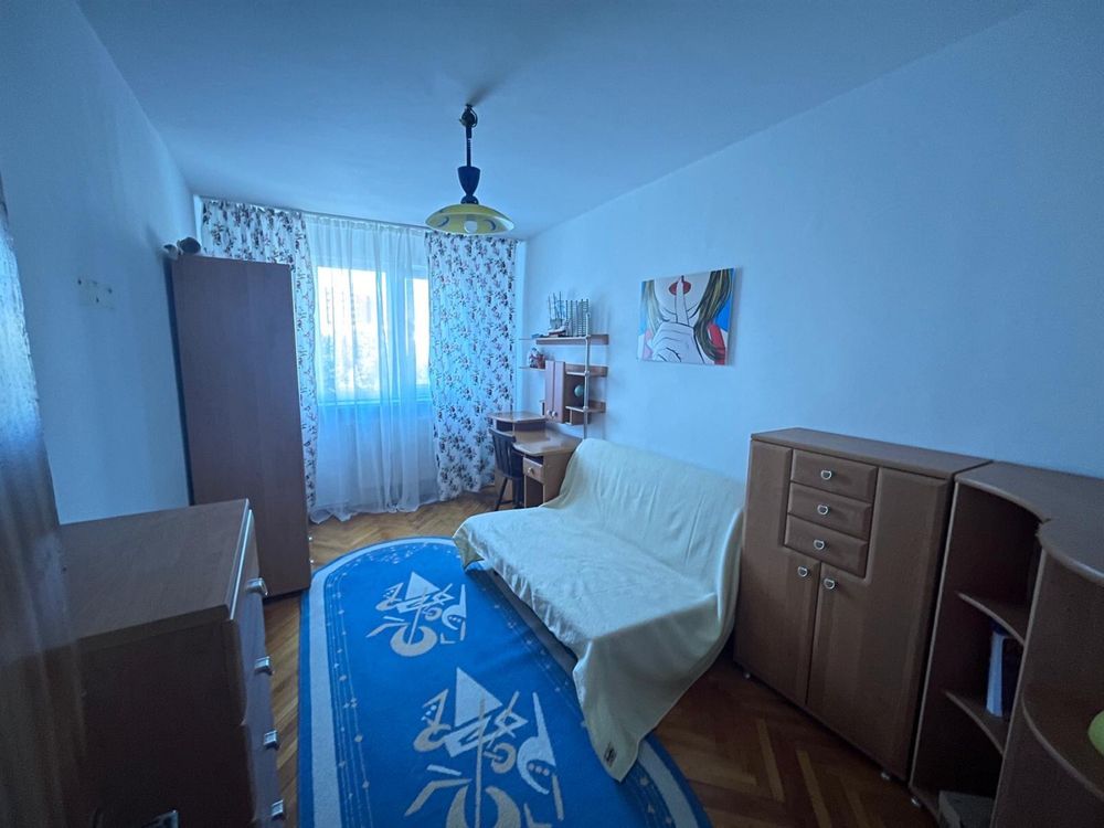 Inchiriez apartament 3 camere