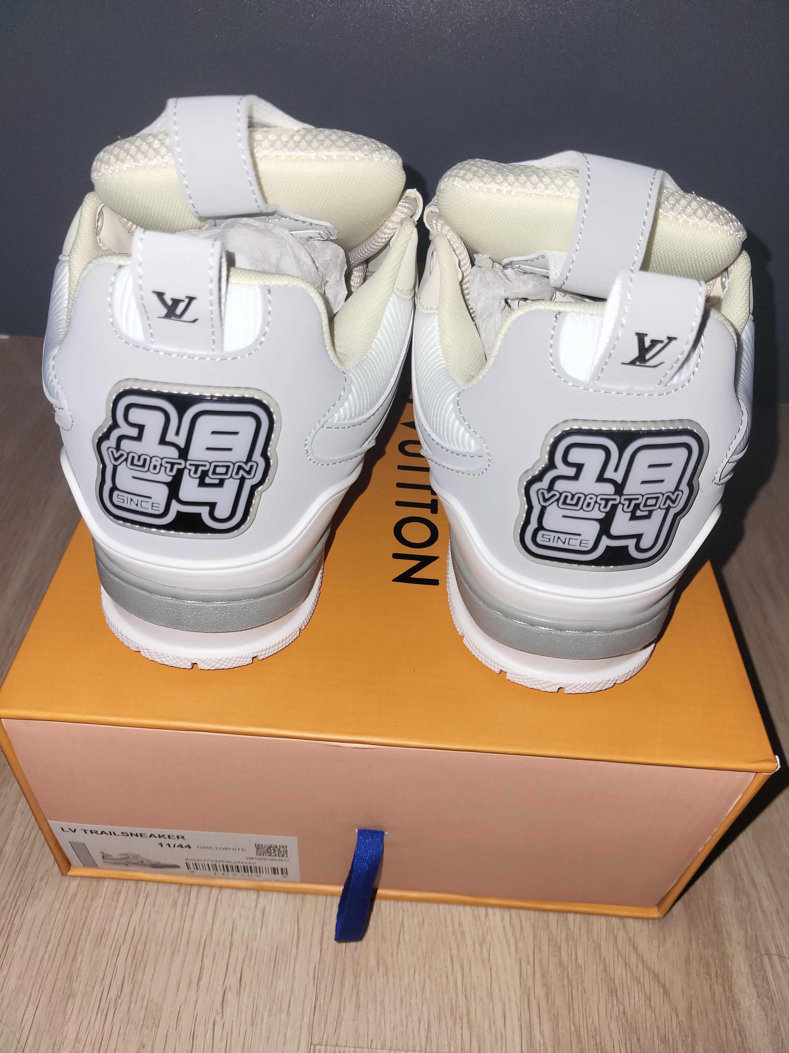 Louis vuitton skate grey