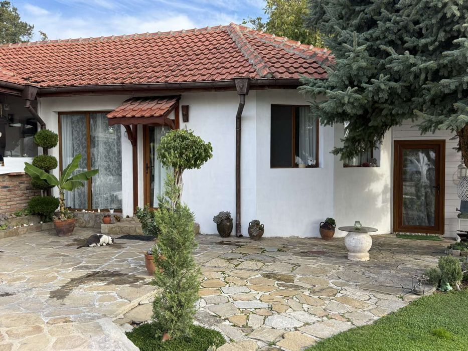 Под наем част от къща