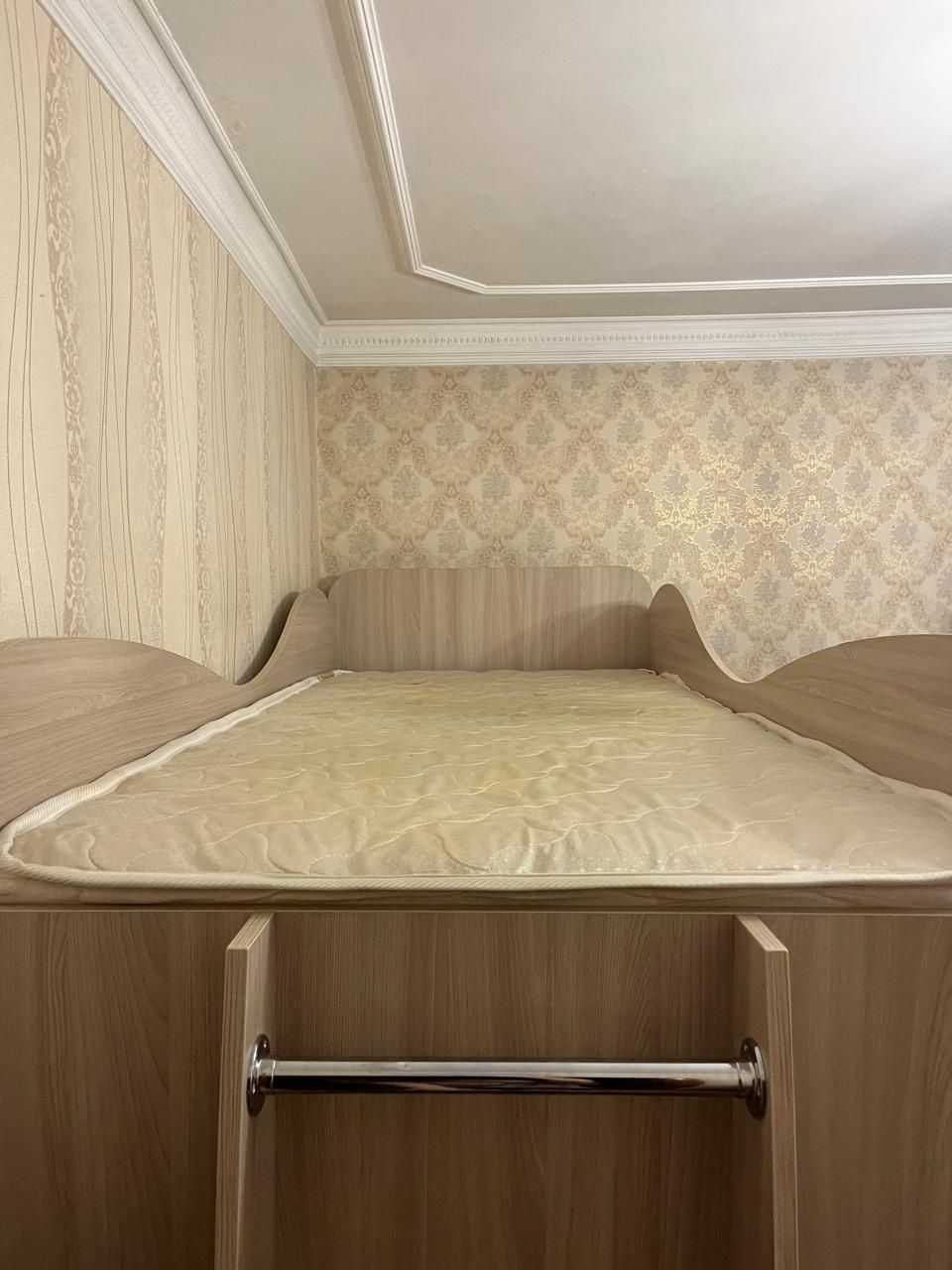 Кровать двухъярусная