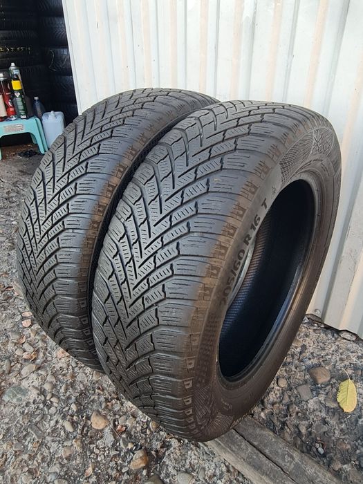 2 Anvelope de iarna*205/60R16*Continental*LICHIDARE STOC*75 Lei Buc*