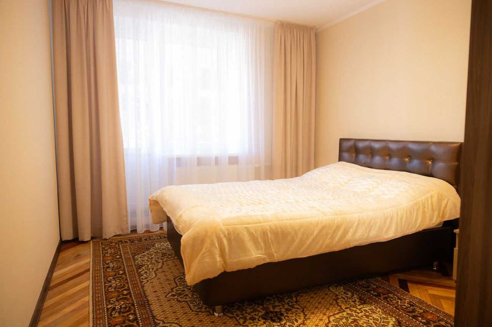 Тристаен имот в Надежда 2