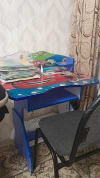 Продам  детский стол