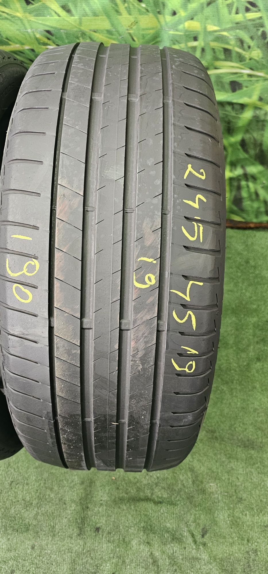 245 45 r19 Bridgestone