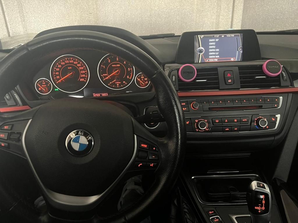 BMW  318d  F30 Automat