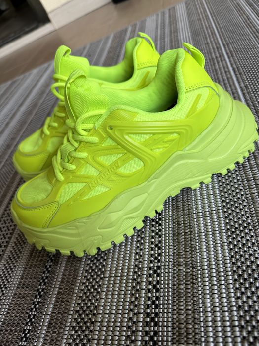 Кроссовки лето новые