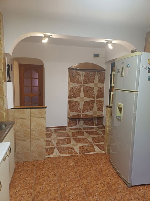 Apartament cu 3 camere.Rm Sărat ,bld 1 Decembrie 1918 ,bl A13 ,ap 10