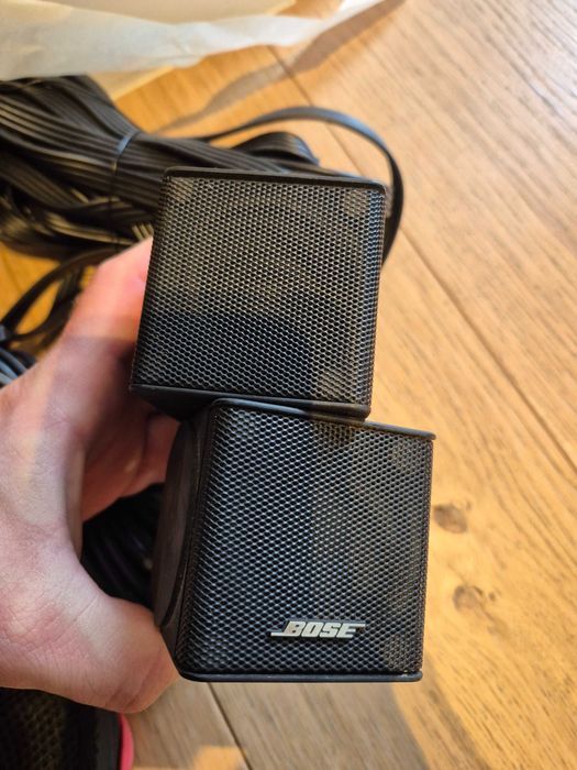 Bose subwoofer + една кубична тонколонка+ 2бр. дистанционно (тъч)+др.