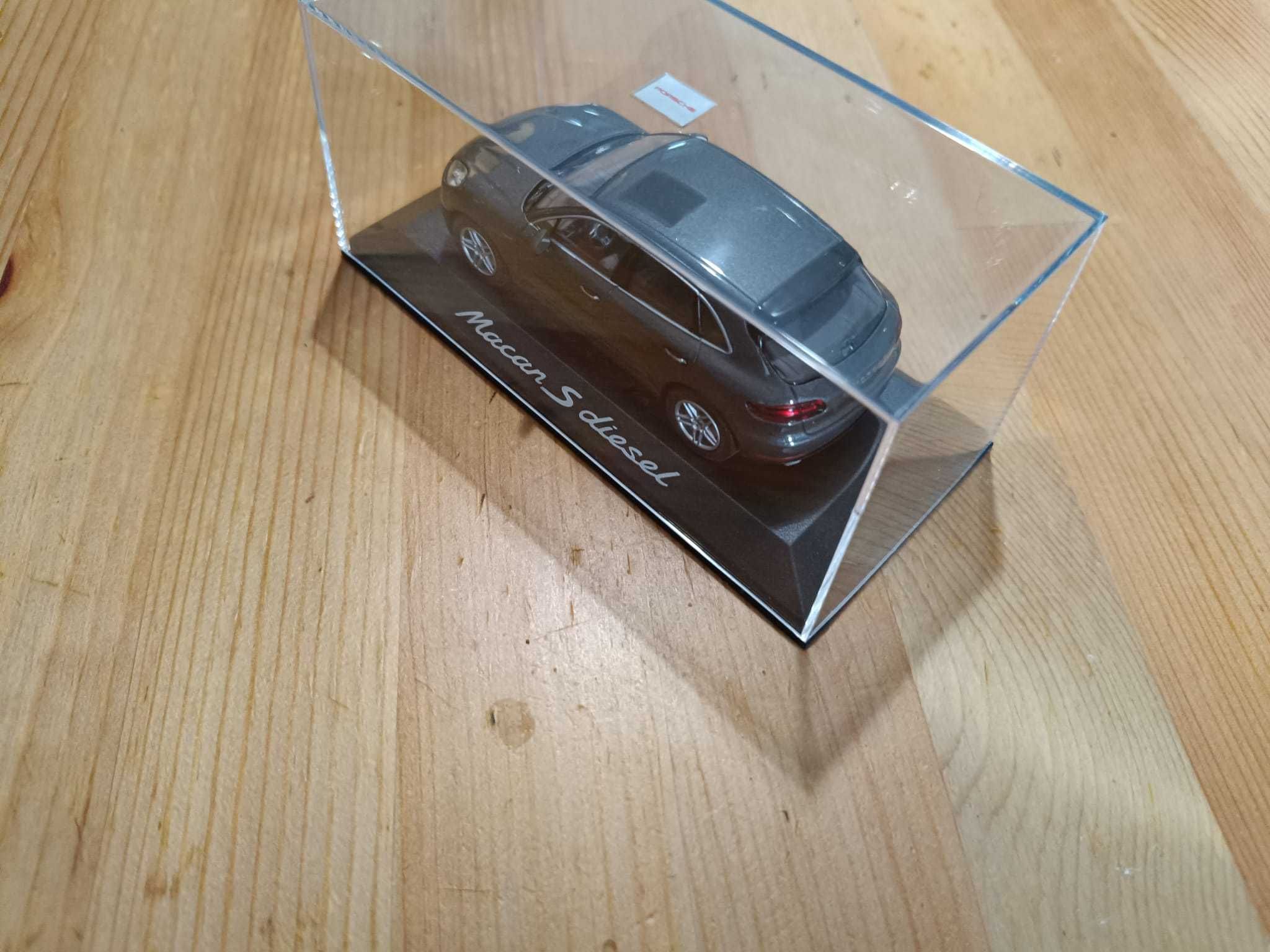 Vand macheta Minichamps 1:43 Porsche Macan