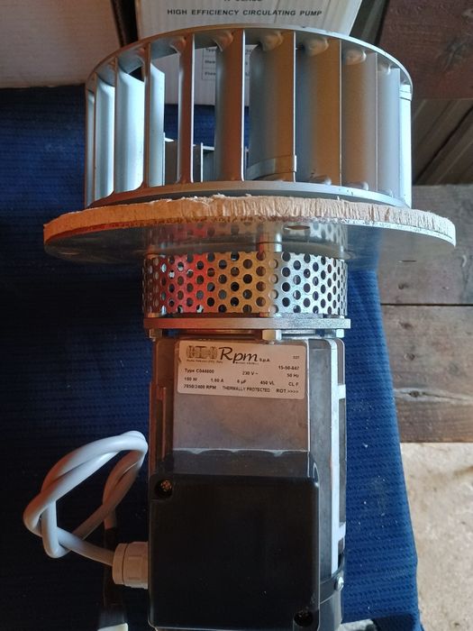 Vând ventilator Arca nou